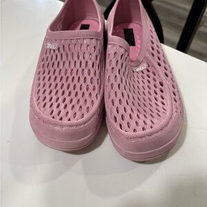 Pink Slip-On Water shoes